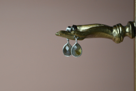 Rani Drops Labradoriet Oorstekers - Silver Plated