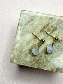 Moonstone Gold Plated Earstuds / Edelsteen Oorstekers