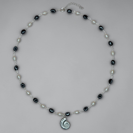 Parel en Onyx Amaya Ketting - Silver Plated