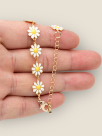 White  Daisy Charm Necklace Gold Plated