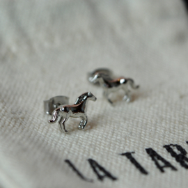Mustang Oorstekers - Silver Plated