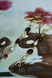 Granaat en Parel Chain Oorbellen - Gold Plated