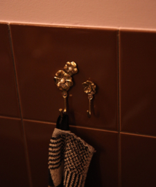 Maisie Flower Hook / Doing Goods