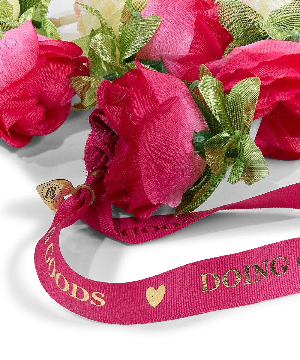 Serenade Of Roses Garland / Doing Goods