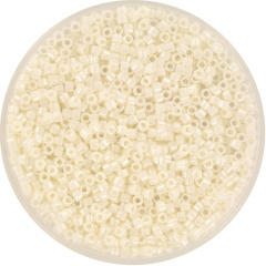 Miyuki Delica 2 mm ceylon cream 203