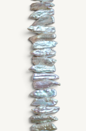 Zoetwater Biwa Parel Kralen 8 x 22 mm (per 4 stuks)