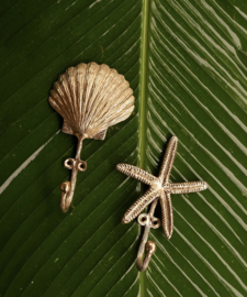 Scarlett Schelp Haak / Doing Goods