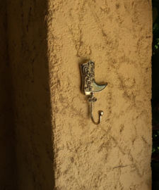 Dallas Cowboy Laars Haak / Doing Goods