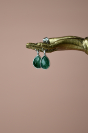 Rani Drops Emerald Oorstekers - Silver Plated