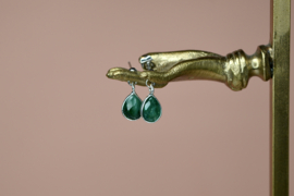 Rani Drops Emerald Oorstekers - Silver Plated