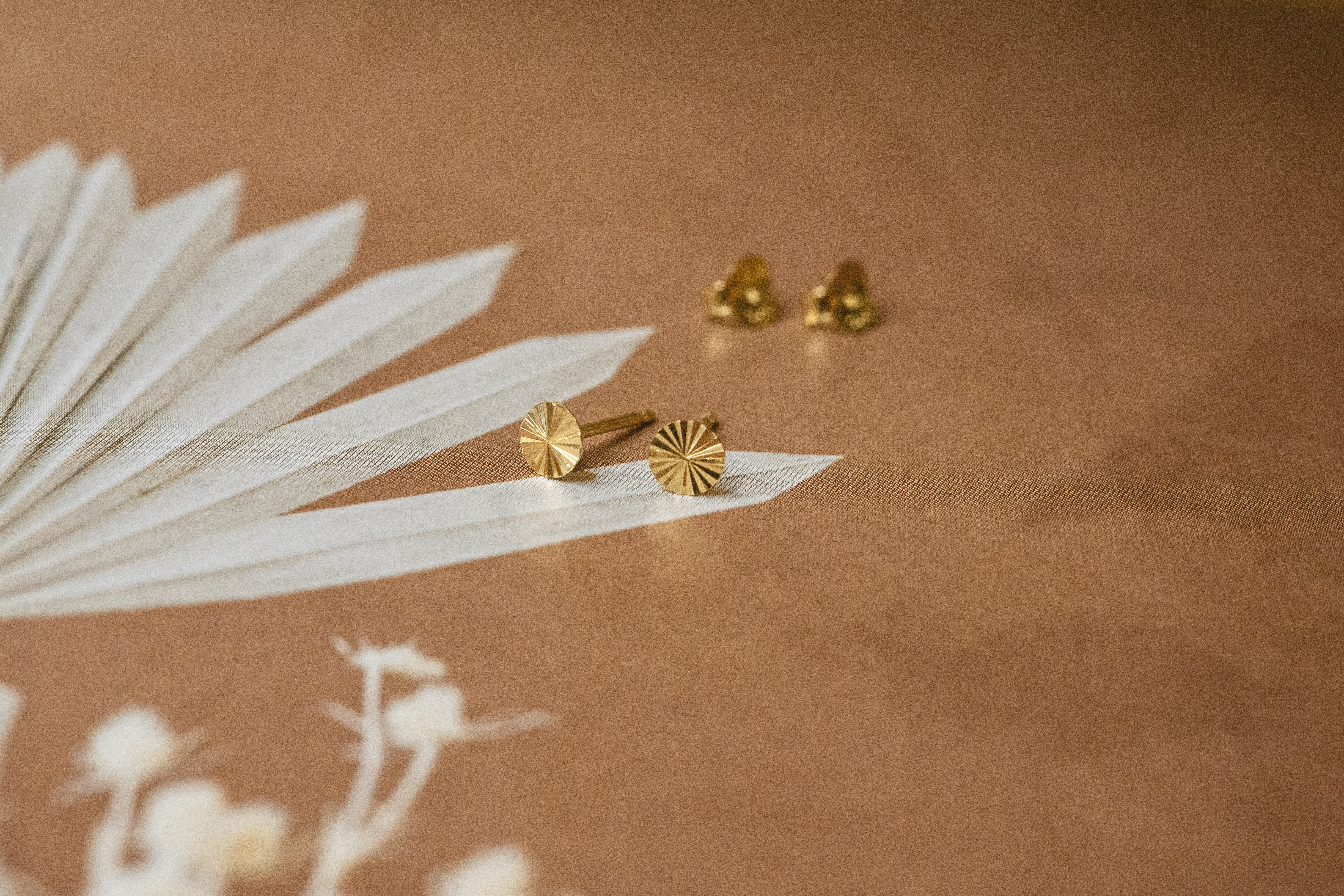 Round Waved Earstuds Gold Vermeil