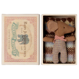 Maileg Sleepy Wakey babymuis in Matchbox Roze