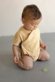 Phil & Phae baby | Frotté cross-over onesie speckles | Beach