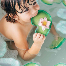 Oli & Carol bad- en bijtspeeltje Water Lily