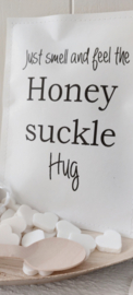 Geursachet  Just smell and feel the hug