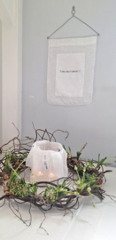 Handmade krans kronkelwilg