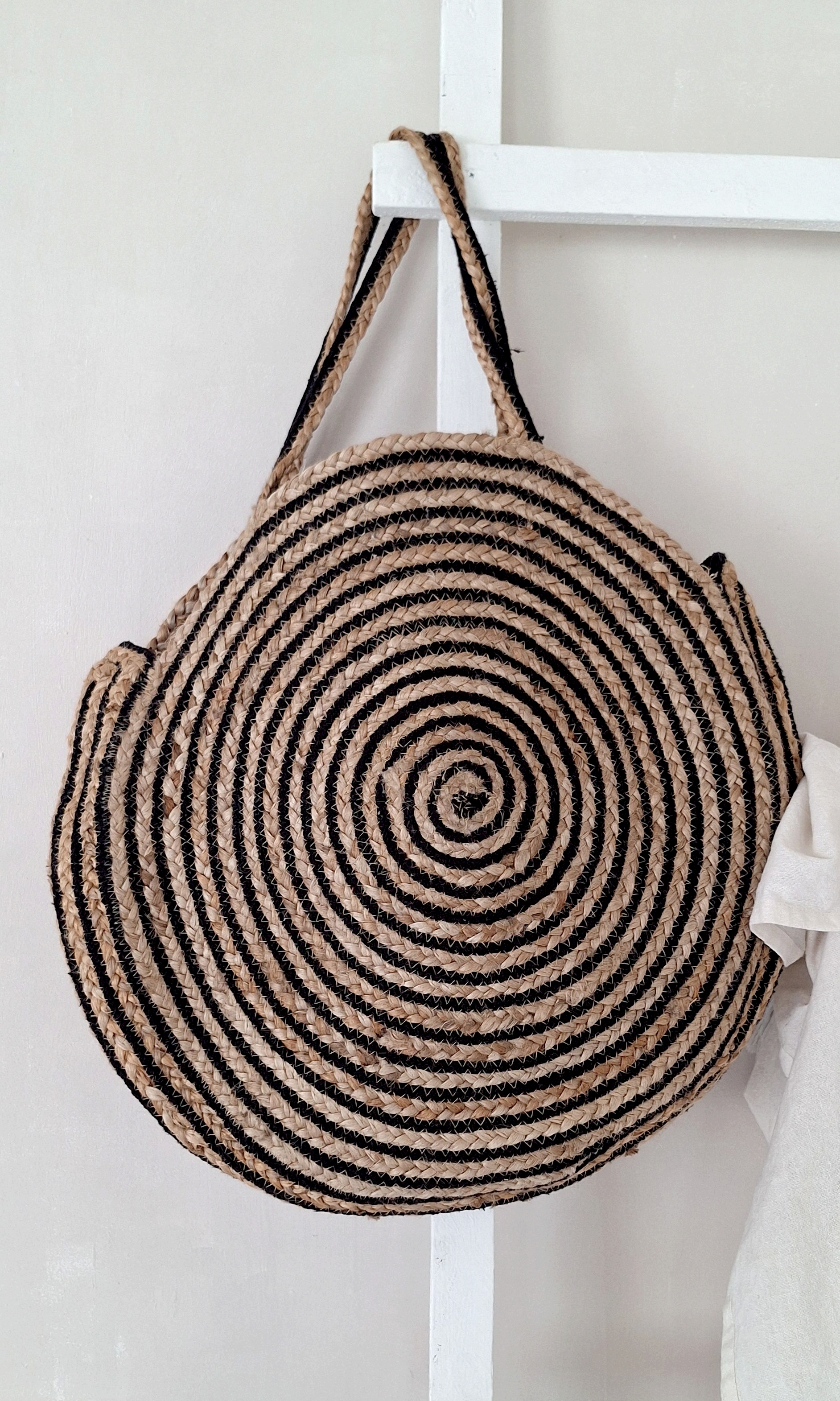 Tas Sekitar