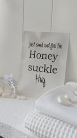 Geursachet  Just smell and feel the hug