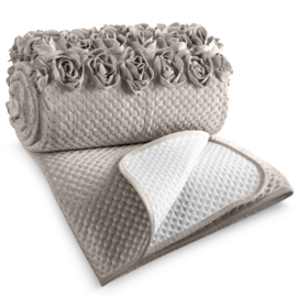 Fluwelen Bedsprei 220x240 – 3D Rozen Applicatie – Velours – licht beige