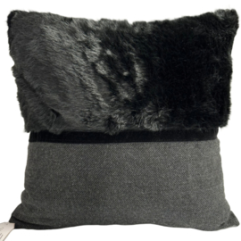 Zwart met grijze kussenhoes - zwart bont en gemêleerde grijze stof ± 45x45cm