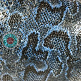 Slangenprint kussen python blauw met zwart ± 50x70cm