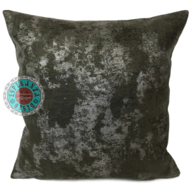 Leatherlook kussen in de kleur donker groen met zilver ± 45x45cm