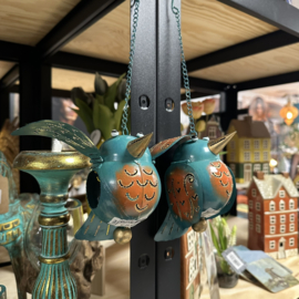Metalen vogeltje met ophang ketting - petrol & oranje - waxinelichtje ± 12cm dia