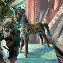 Houten turquoise groen met gouden paard (handgemaakt) ± 32x32cm