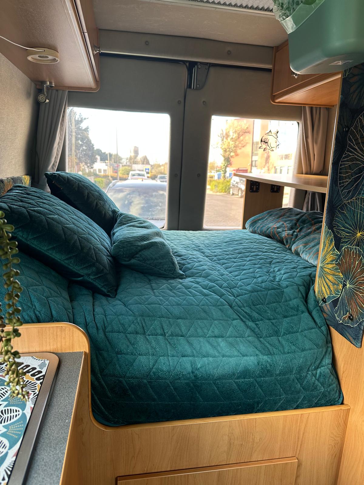 Bedsprei - petrol, teal, zeegroen fluweel met goud 170x210cm