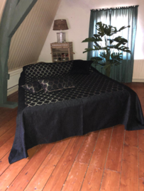 Bedsprei - zwarte honingraat met goud patroon 250x250cm