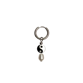 EARRING | ONE PIECE | YIN & YANG PEARL | RVS SILVER/GOLD