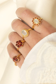 À LA | FLOWER RING GARNET | ''VINTAGE GOLD''