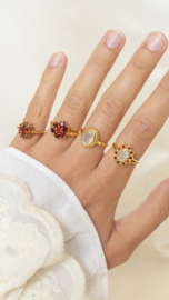 À LA | FLOWER RING GARNET | ''VINTAGE GOLD''