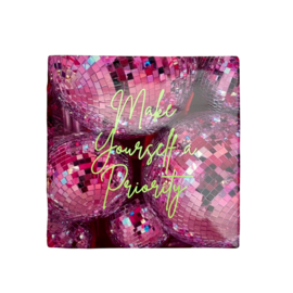 TEGELTJE | MAKE YOURSELF A PRIORITY