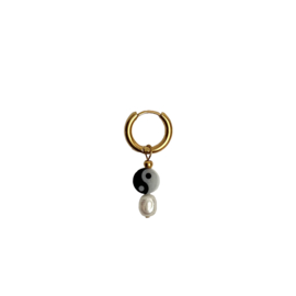 EARRING | ONE PIECE | YIN & YANG PEARL | RVS SILVER/GOLD