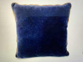 Cushion Violet