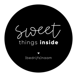 40mm rond gepersonaliseerde sticker • Sweet things inside + (bedrijfs)naam