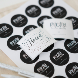 40mm rond gepersonaliseerde sticker • Pretty things inside + (bedrijfs)naam