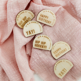 Gepersonaliseerde cake charm • half rondje op maat • 5 stuks