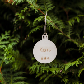 Gepersonaliseerde kerstbal gegraveerd • Naam met kerstbomen