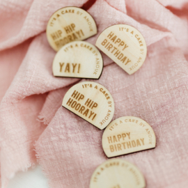 Gepersonaliseerde cake charm • half rondje op maat • 5 stuks