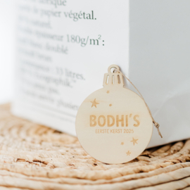 Gepersonaliseerde kerstbal gegraveerd • Naam eerste kerst - sterren