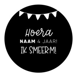 40mm rond gepersonaliseerde sticker • Hoera Naam 0 jaar! Ik smeer'm!