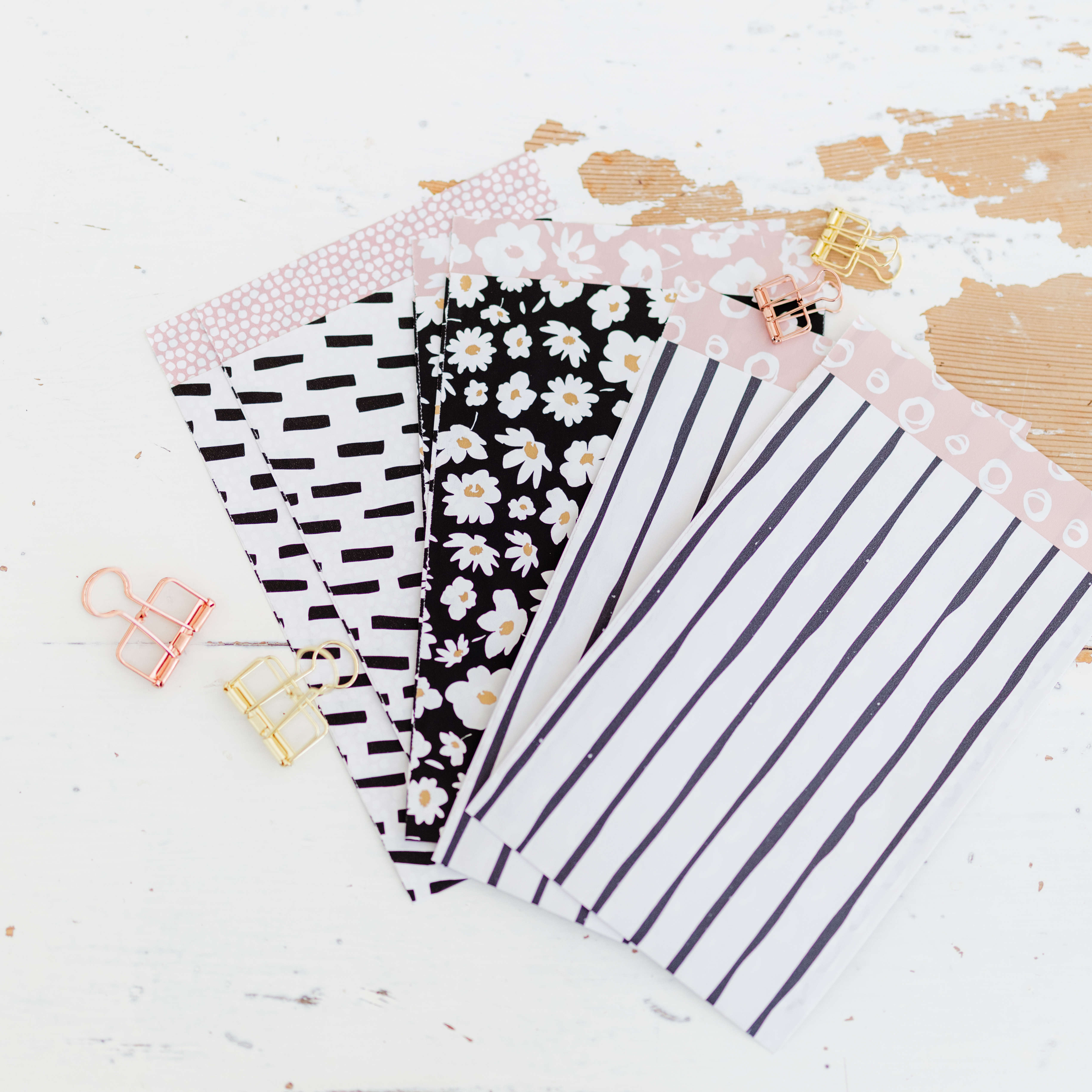 Cadeauzakjes • Lines zwart & roze • 12 x 19 cm • 5 stuks