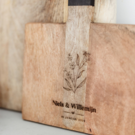 Gepersonaliseerde plank • Naam & Naam + de datum • Bloem
