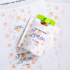 Knijpfruit wikkel printable | Hoera, Naam is 1 jaar! • Confetti peach