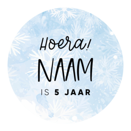 40mm rond gepersonaliseerde sticker • Hoera! Naam 0 jaar - Frozen (roze, paars of zwart)