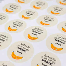 40mm rond gepersonaliseerde sticker • Tijd om te gaan met die banaan! Liefs, Naam