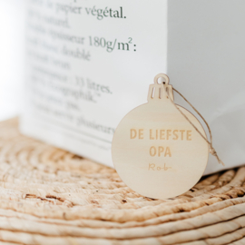 Gepersonaliseerde kerstbal gegraveerd • De liefste opa Naam