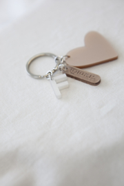 KEYCHAIN.02.SILVER.1LETTER